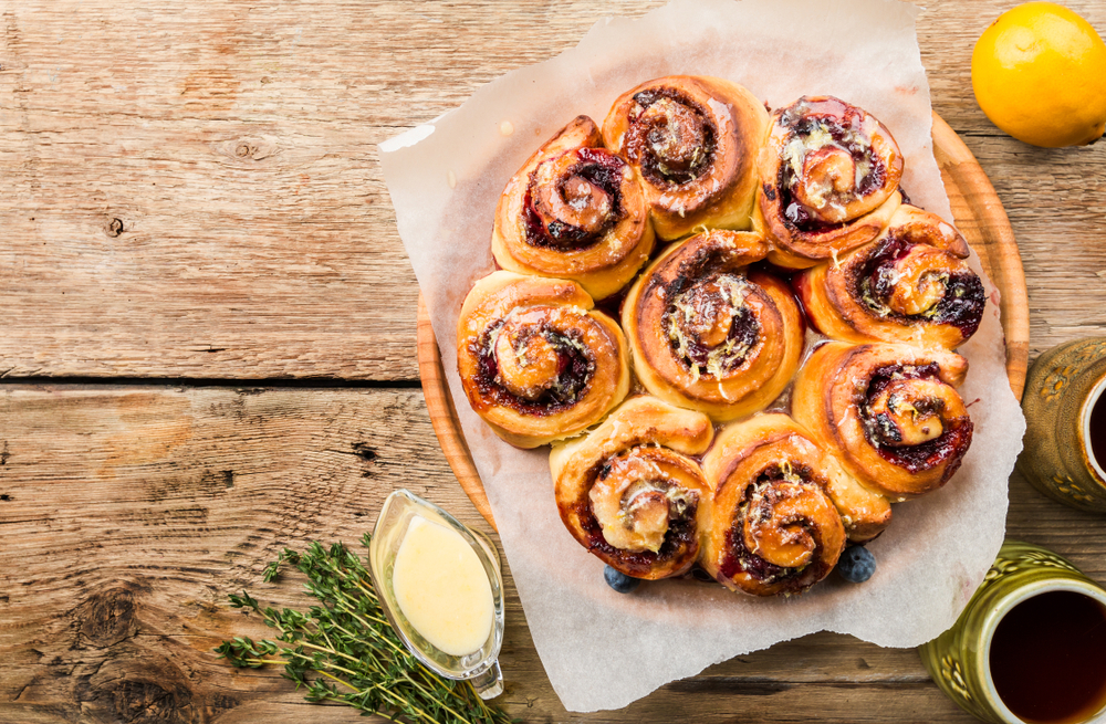 Dutch Oven Dinner Rolls