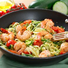 15 minute garlic shrimp zoodles