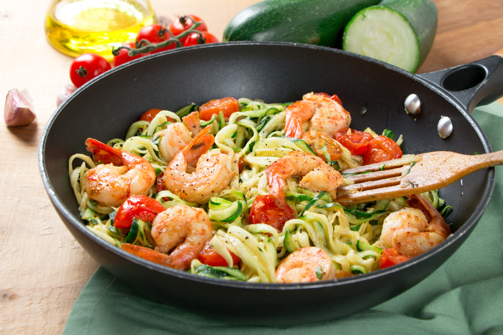 15 minute garlic shrimp zoodles