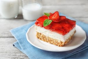 sheri's strawberry pretzel graham cracker jell-o salad