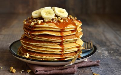 banana pancakes with caramel syrup