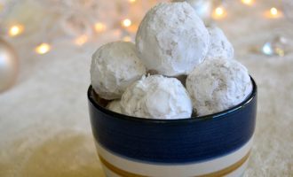 snowball cookies with true lemon