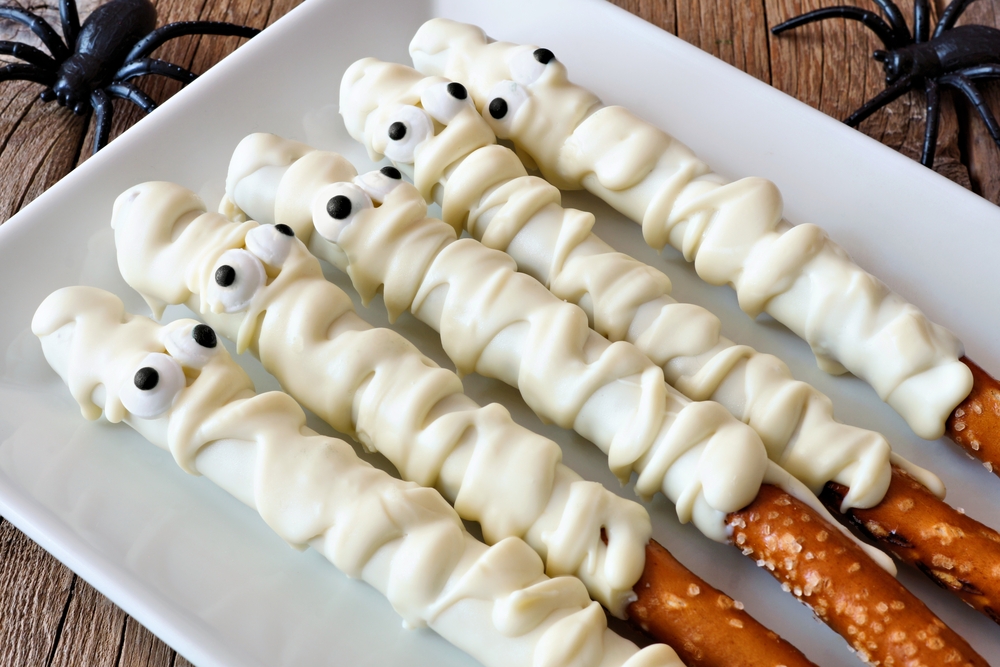 spooky mummy pretzel rods