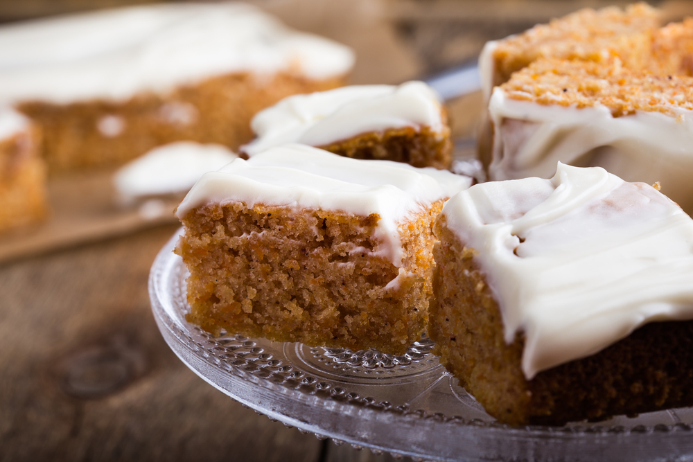 spiced pumpkin cake with cream cheese frosting