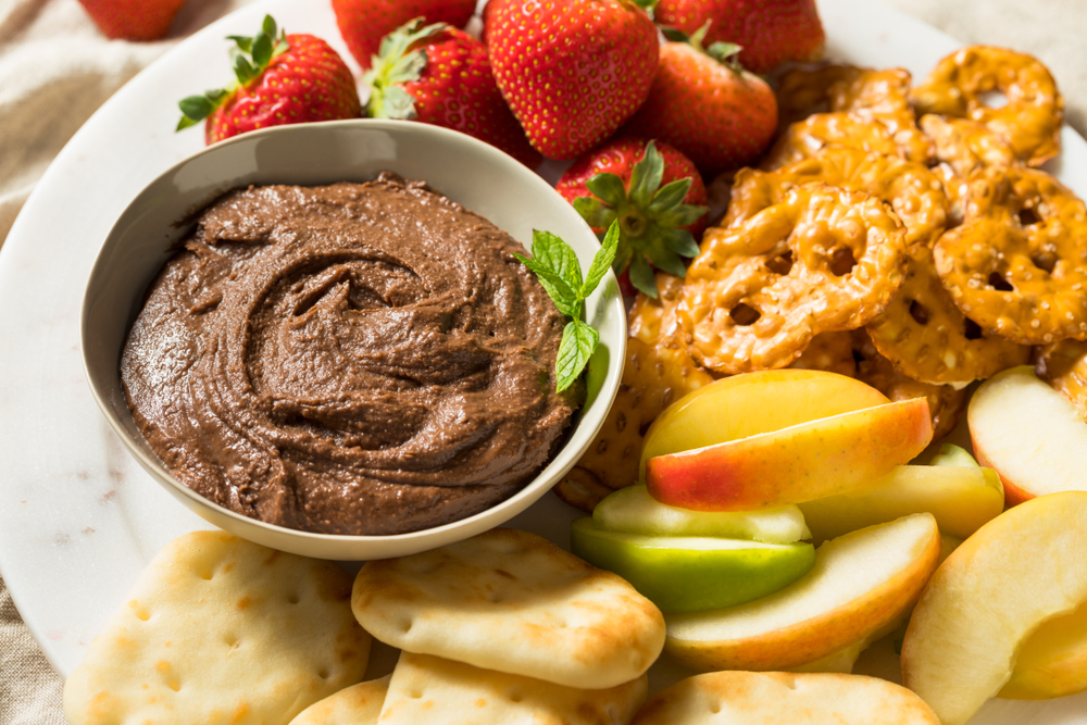 http://blog.alisonspantry.com/wp-content/uploads/2020/01/Chocolate-Dessert-Hummus-Dip.jpg