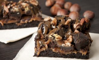 chocolate turtle brownies