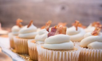 maple bacon cupcakes