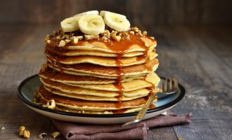 banana pancakes with caramel syrup