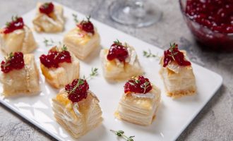 Cranberry & Brie Puff Pastry Bites