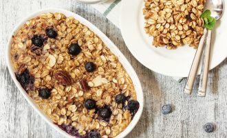 Amish-Style Baked Apple Berry Oatmeal